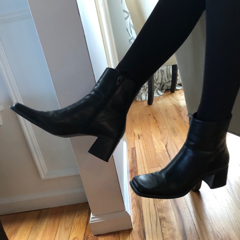 Heeled booties square toe